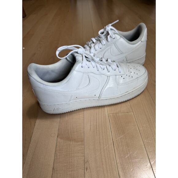 Size 9 - Nike Air Force 1 '07 Low Triple White - Picture 3 of 7